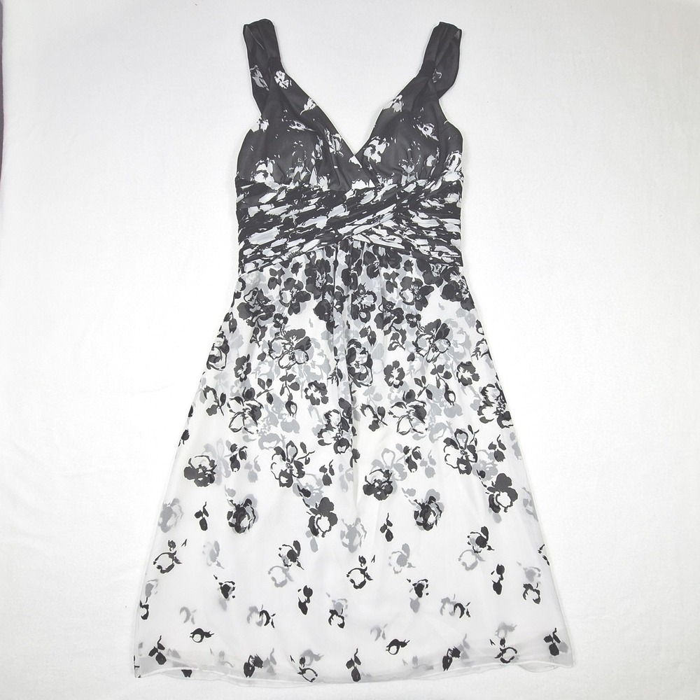 White House Black Market Dress Womens 4 Black White Floral V-Neck Midi